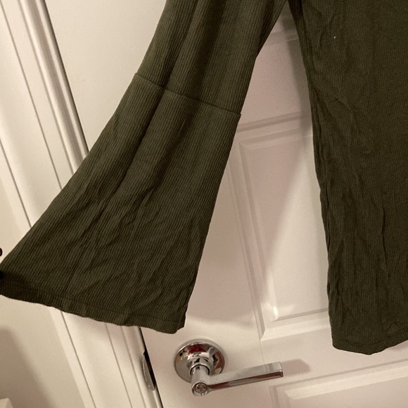 Olive Green Top with flared sleeves - Picture 3 of 3